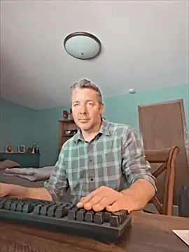 chrisw8140 online show from May 25, 2026, 10:41 pm