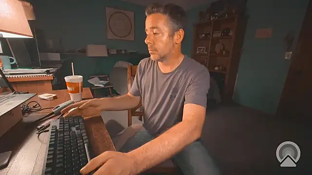 Snapshot of chrisw8140 chatting on July 13, 2026, 4:34 am chrisw8140 online show from July 13, 2026, 4:34 am