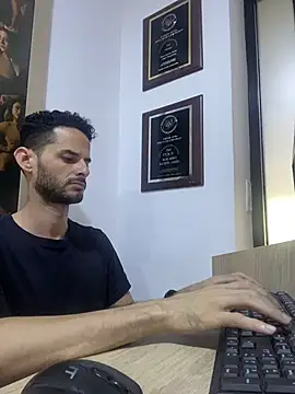 Snapshot of gatoquiles chatting on February 9, 2026, 8:29 pm gatoquiles online show from February 9, 2026, 8:29 pm