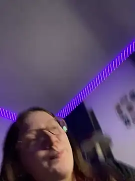 YoungLisaa18 online show from February 2, 2026, 7:46 pm