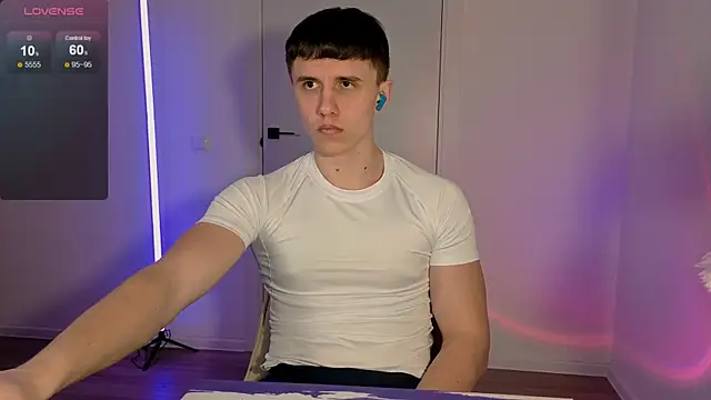 Snapshot of first_mark chatting on February 20, 2026, 5:37 pm first mark online show from February 20, 2026, 5:37 pm