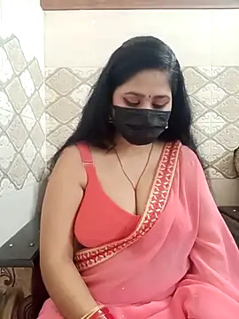 Cute purnima143 online show from February 18, 2026, 5:53 pm