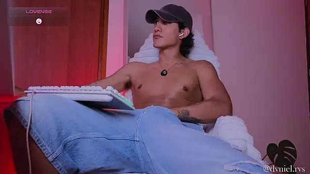 Snapshot of emilio_rivs chatting on May 30, 2026, 12:17 am emilio rivs online show from May 30, 2026, 12:17 am