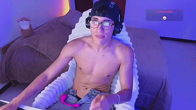 emilio rivs online show from February 13, 2026, 11:38 pm