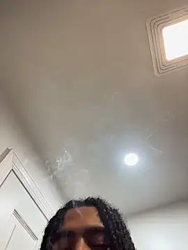 Snapshot of Mellyj053 chatting on March 22, 2026, 11:28 pm Mellyj053 online show from March 22, 2026, 11:28 pm