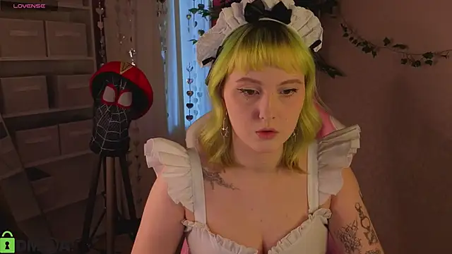 Snapshot of Roziett_Belle chatting on February 28, 2026, 9:09 am Roziett Belle online show from February 28, 2026, 9:09 am