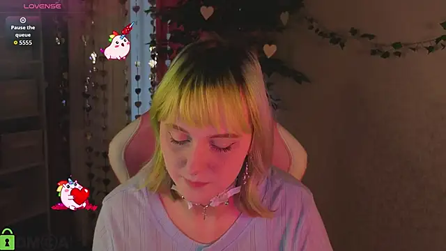 Snapshot of Roziett_Belle chatting on February 17, 2026, 9:06 am Roziett Belle online show from February 17, 2026, 9:06 am