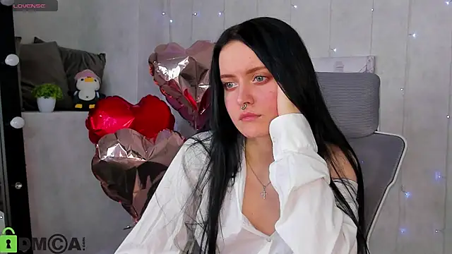 Snapshot of Kessi_Millisis chatting on February 20, 2026, 11:28 pm Kessi Millisis online show from February 20, 2026, 11:28 pm