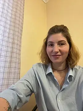 Snapshot of _Crystal_2 chatting on February 2, 2026, 3:00 pm Crystal 2 online show from February 2, 2026, 3:00 pm