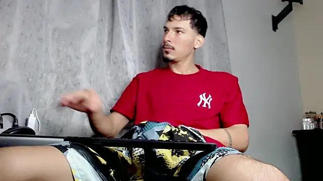 Snapshot of Yankees_xxx chatting on May 9, 2026, 12:52 pm Yankees xxx online show from May 9, 2026, 12:52 pm