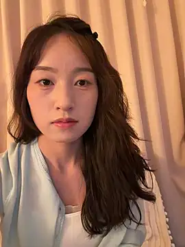 wenwenyaa online show from April 14, 2026, 6:40 am