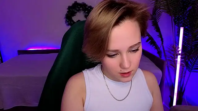 Snapshot of Ellie_Heavenly chatting on January 14, 2026, 8:07 am Ellie Heavenly online show from January 14, 2026, 8:07 am