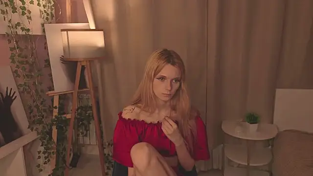 JuanaSumma online show from April 4, 2026, 6:09 am