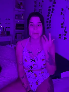 julieeeeee75 online show from January 14, 2026, 9:51 pm