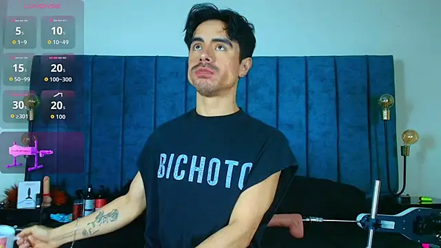 Ethan Briggs  online show from April 1, 2026, 3:41 am