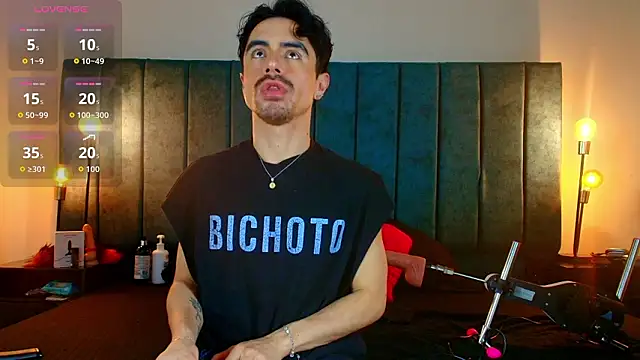 Ethan Briggs  online show from March 25, 2026, 3:39 am