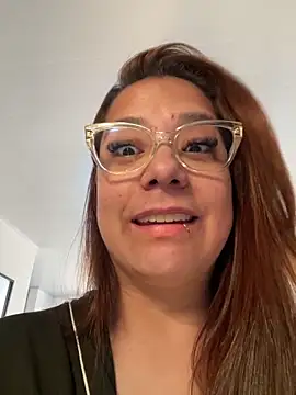 Pretty  Milf online show from May 30, 2026, 12:33 pm