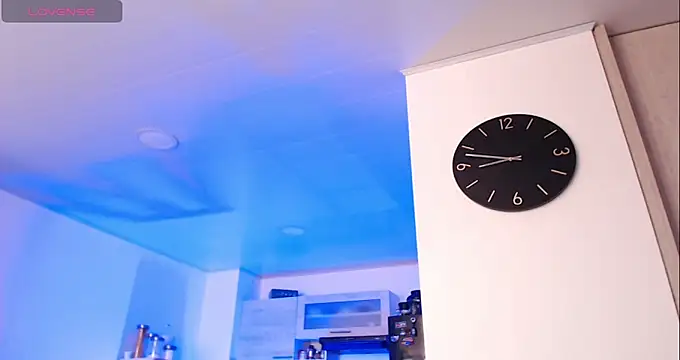 Pretty  Milf online show from February 18, 2026, 1:40 pm