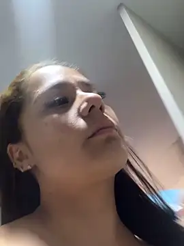 Pretty  Milf online show from February 20, 2026, 9:17 pm