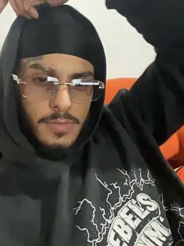 Snapshot of liyamjunior chatting on February 22, 2026, 9:44 am liyamjunior online show from February 22, 2026, 9:44 am