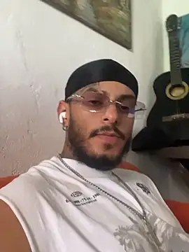 Snapshot of liyamjunior chatting on February 14, 2026, 4:18 pm liyamjunior online show from February 14, 2026, 4:18 pm