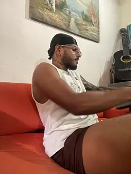 Snapshot of liyamjunior chatting on February 21, 2026, 6:32 pm liyamjunior online show from February 21, 2026, 6:32 pm