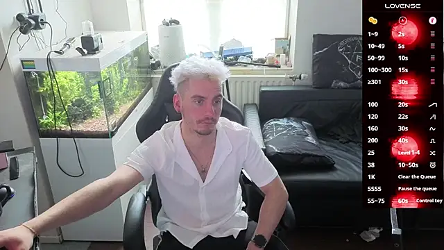 Rayzel White online show from March 26, 2026, 12:47 pm