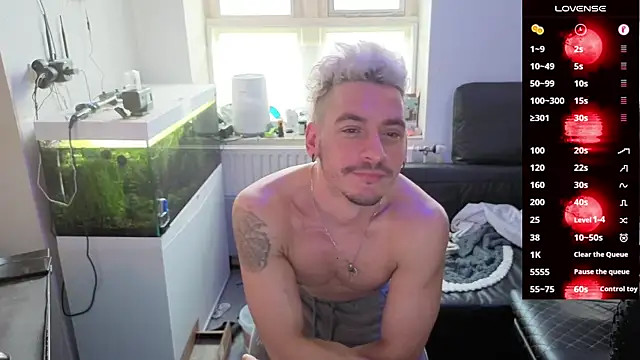 Rayzel White online show from February 16, 2026, 1:21 pm