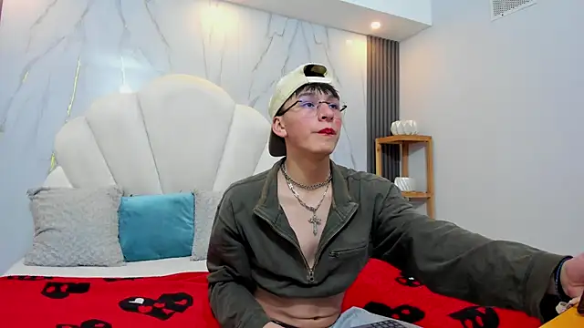 Alexander Collinss online show from February 19, 2026, 3:03 am