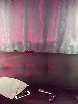 ivy-777 online show from February 4, 2026, 12:00 pm