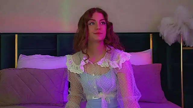 Snapshot of SofiaSarvain chatting on February 9, 2026, 3:10 pm SofiaSarvain online show from February 9, 2026, 3:10 pm