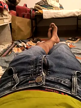 Hottlund6 online show from March 27, 2026, 5:03 pm