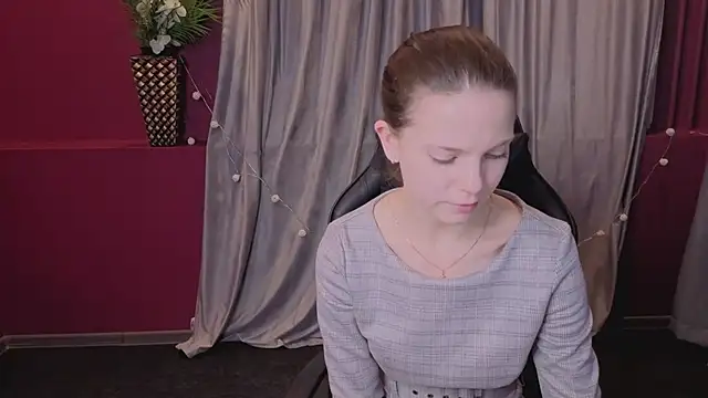 RoseWaulhgberg online show from January 14, 2026, 1:53 am