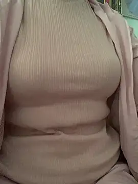 Snapshot of emgaisayhi chatting on February 25, 2026, 6:46 am emgaisayhi online show from February 25, 2026, 6:46 am