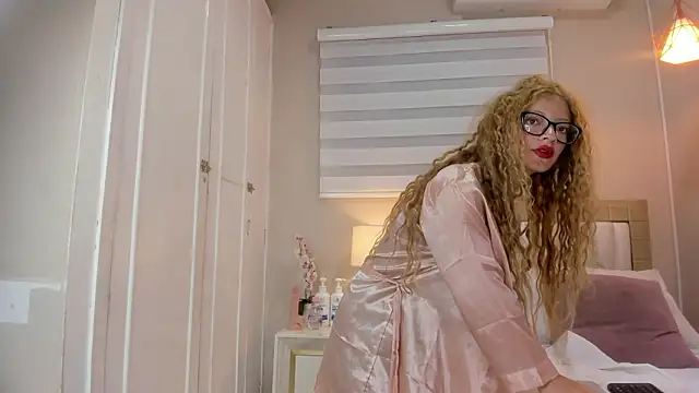 isabela  x online show from March 26, 2026, 11:41 am