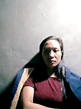 Snapshot of Diana-02 chatting on February 3, 2026, 10:04 pm Diana-02 online show from February 3, 2026, 10:04 pm