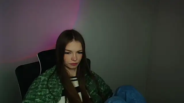 Snapshot of Lina_Loveuu chatting on February 16, 2026, 6:23 am Lina Loveuu online show from February 16, 2026, 6:23 am