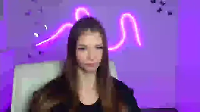 Snapshot of Lina_Loveuu chatting on February 25, 2026, 12:27 pm Lina Loveuu online show from February 25, 2026, 12:27 pm