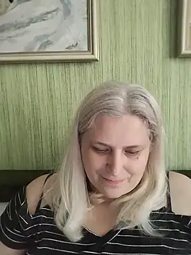 Snapshot of NyushaLollipop chatting on May 15, 2026, 10:35 am NyushaLollipop online show from May 15, 2026, 10:35 am