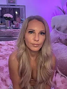 JulieSol online show from February 10, 2026, 8:13 am