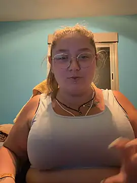 Snapshot of _maracr19_ chatting on July 5, 2026, 9:54 pm maracr19 online show from July 5, 2026, 9:54 pm