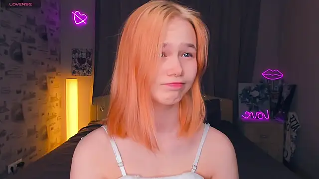 Snapshot of OwlLynn chatting on February 14, 2026, 8:14 am OwlLynn online show from February 14, 2026, 8:14 am