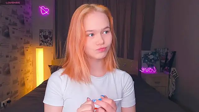 Snapshot of OwlLynn chatting on February 13, 2026, 9:09 am OwlLynn online show from February 13, 2026, 9:09 am