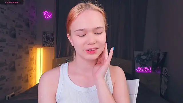 Snapshot of OwlLynn chatting on February 21, 2026, 8:16 am OwlLynn online show from February 21, 2026, 8:16 am