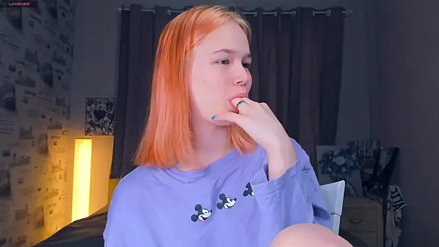 Snapshot of OwlLynn chatting on February 9, 2026, 8:45 am OwlLynn online show from February 9, 2026, 8:45 am