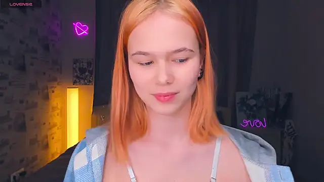 Snapshot of OwlLynn chatting on February 16, 2026, 8:57 am OwlLynn online show from February 16, 2026, 8:57 am