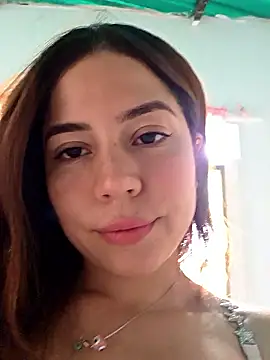 Snapshot of dani_ferreer1 chatting on May 20, 2026, 4:04 pm dani ferreer1 online show from May 20, 2026, 4:04 pm