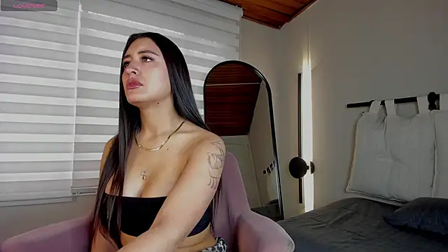 Snapshot of laila__sub_ chatting on February 19, 2026, 12:57 pm laila sub online show from February 19, 2026, 12:57 pm