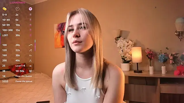 LuanaFincel online show from March 7, 2026, 1:12 am