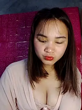 Lisakeem online show from March 16, 2026, 11:40 pm